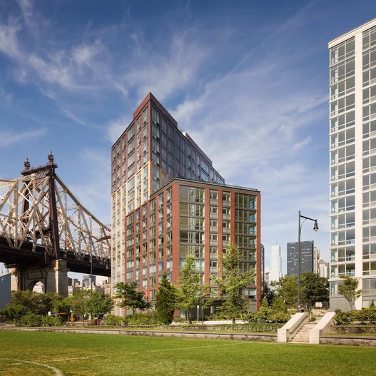 Riverwalk Crossing building exterior