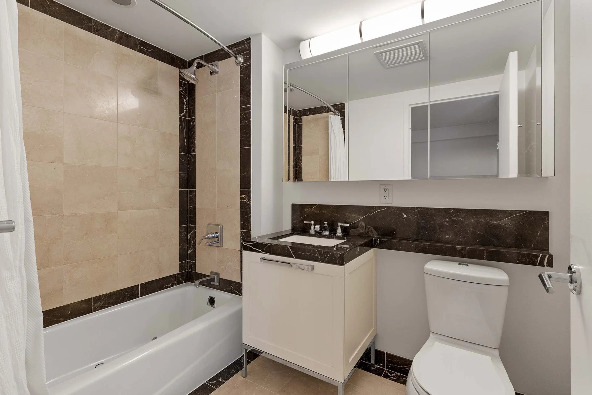 Photos of apartment on Clarendon St.,Boston MA 02116