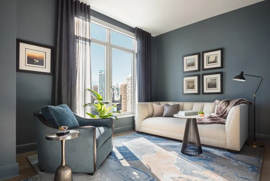 With custom interiors by Robert A.M. Stern Architects, each residence is tailored to 21st century ways of living and entertaining and features expansive and unique views across the city and Lake Michigan.