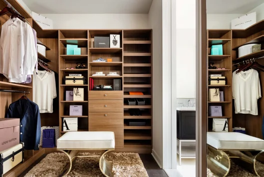 easton closet