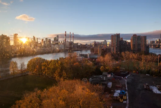 Roosevelt Island Fall