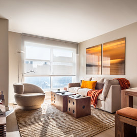 Enjoy sweeping views of the High Line, the Empire State Building, Tribeca, and the Hudson River through floor-to-ceiling windows.