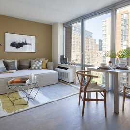Bathe your custom designed apartment in natural light with floor-to-ceiling windows. Enjoy sweeping views of the Hudson River, Roosevelt Island parks and the Queensboro Bridge.