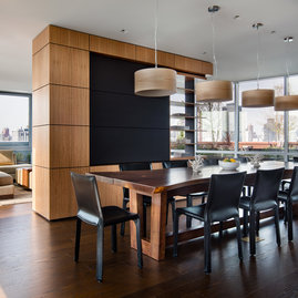 Our penthouse party lounge features a catering kitchen, a private terrace, BBQ grills, and electrifying views of the Manhattan skyline.