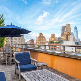 This lushly landscaped sun terrace complete with lounge chairs, tables and chairs provides the perfect setting to relax, refresh and recharge while enjoying views of the city.