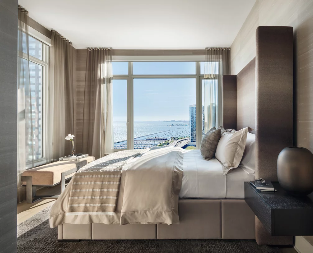 9'-6" ceilings, stunning views and spacious customized closets.