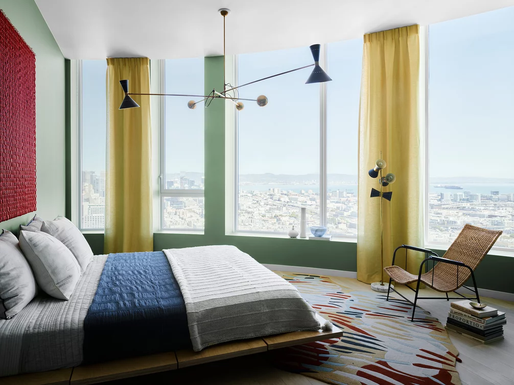 The open-plan designs create rich, inviting environments with floor to ceiling windows offering abundant natural light and picture-perfect views.