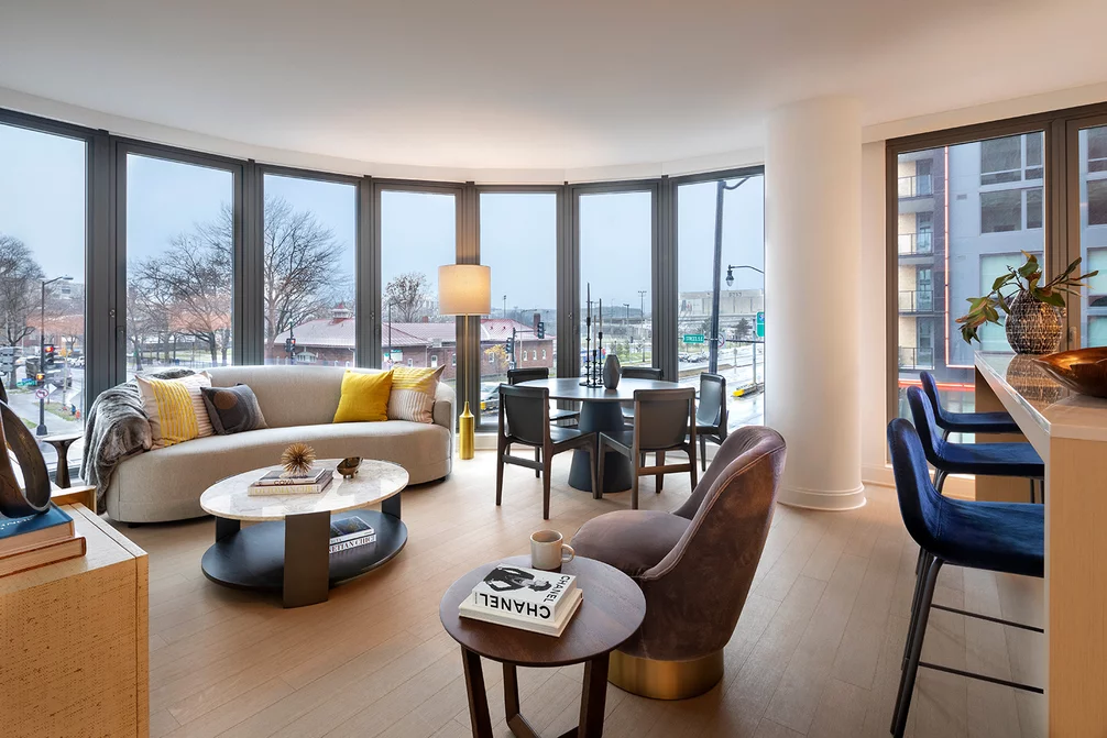 Sun-filled residences feature expansive floor-to-ceiling windows, ceiling heights up to 10’6”, and landmark views.