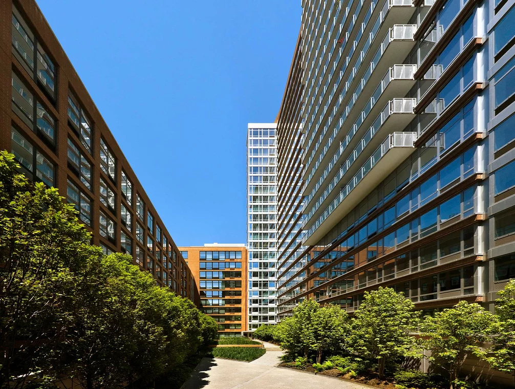The Caledonia is situated right on the High Line, an innovative raised park in Chelsea.