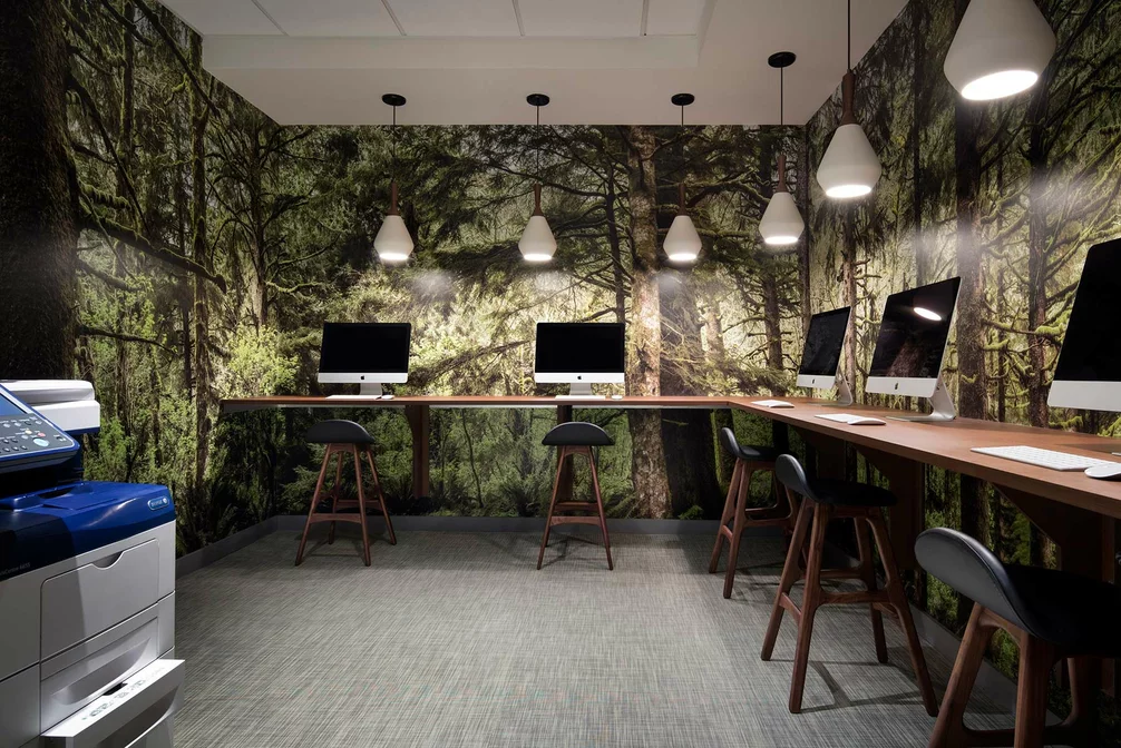 The technology lounge is fully equipped for resident's convenience. 