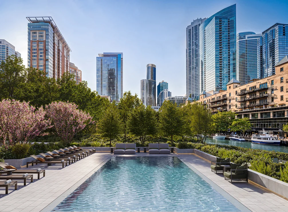400 Lake Shore Drive Amenities