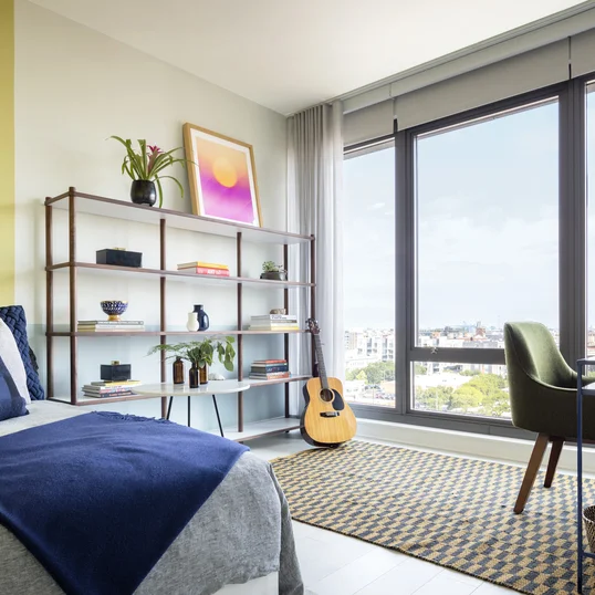 Floor-to-ceiling windows are high-performance and frame spectacular views of the Chicago skyline and West Loop.