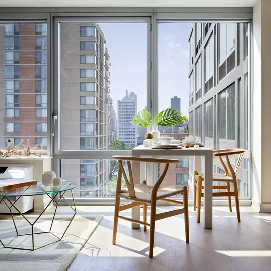 Bathe your custom designed apartment in natural light with floor-to-ceiling windows. Enjoy sweeping views of the Hudson River, Roosevelt Island parks and the Queensboro Bridge.