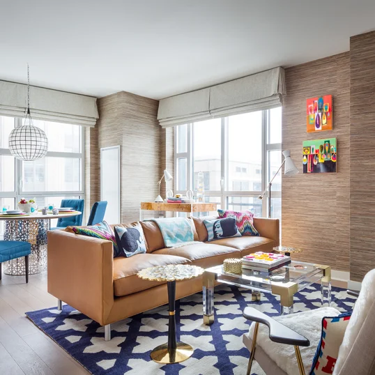 Enjoy sweeping views of the High Line, the Empire State Building, Tribeca, and the Hudson River through floor-to-ceiling windows.