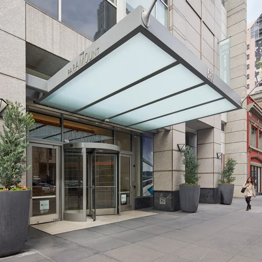 The building features valet parking.