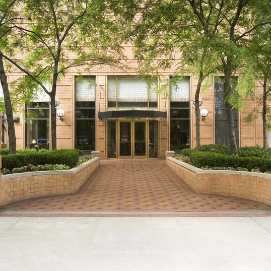 Return home everyday to the grand landscaped entrance of The Strathmore.