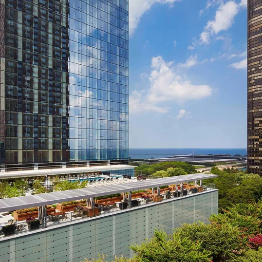 500 Lake Shore Drive Amenities