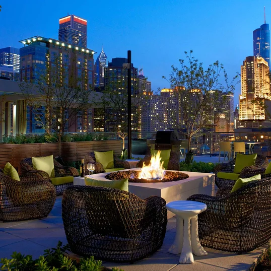 500 Lake Shore Drive Amenities