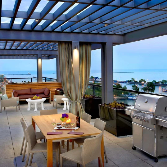 500 Lake Shore Drive Amenities