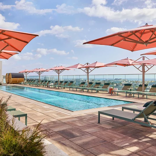 700 Broadway Amenities