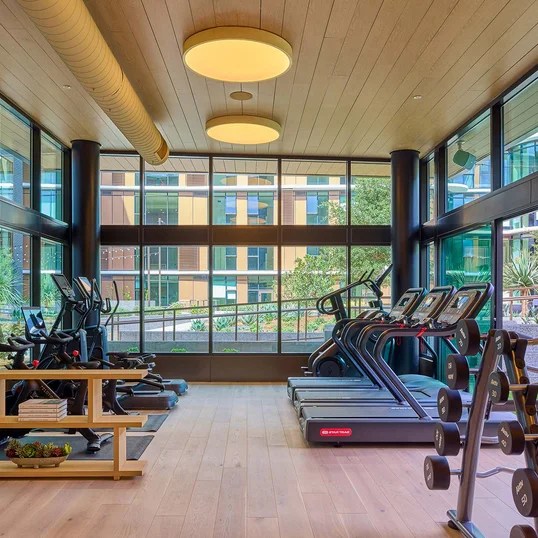 700 Broadway Amenities