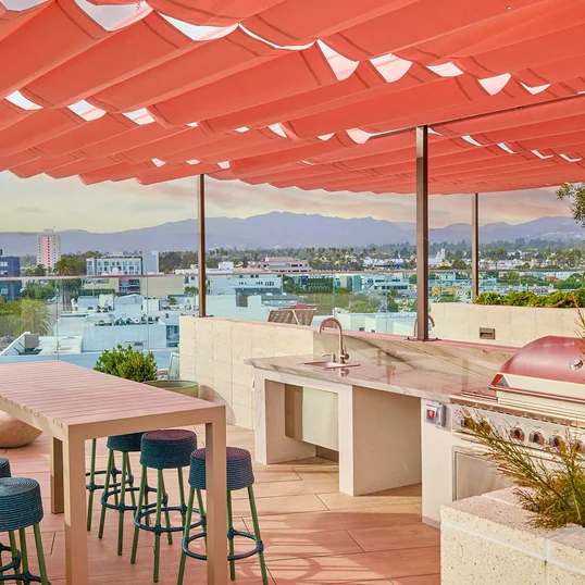 700 Broadway Amenities