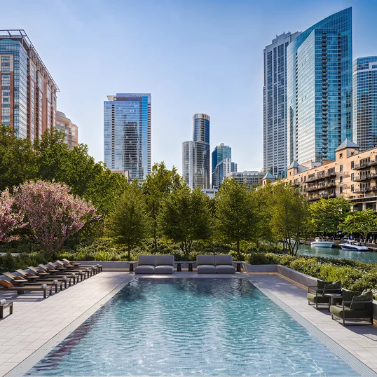 400 Lake Shore Drive Amenities